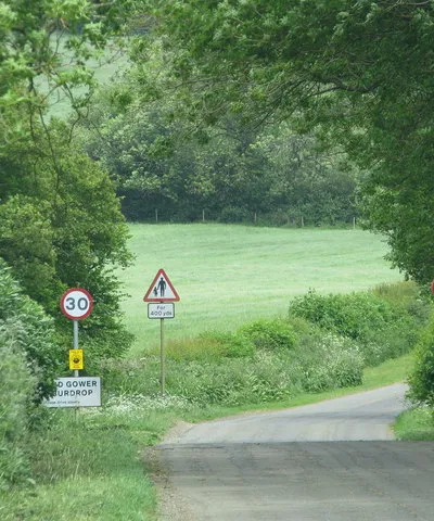 Approach to Sibford Gower and Burdrop