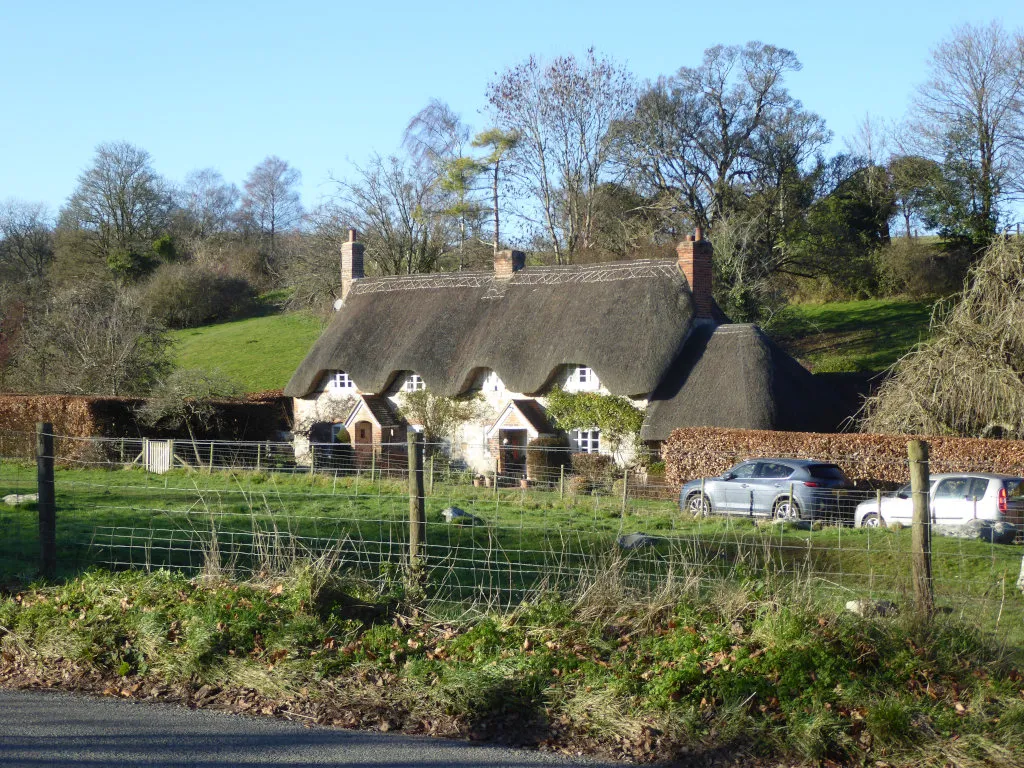 Cottages, Lockeridge Dene