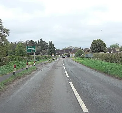 A44 enters Moreton in the Marsh