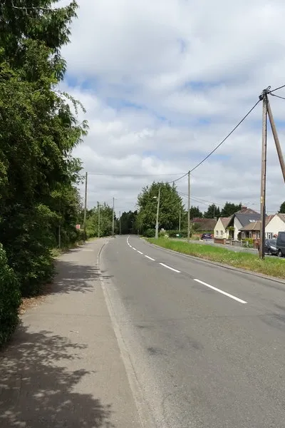 B4017, Wootton
