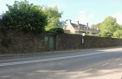 Bath Road, Doughton