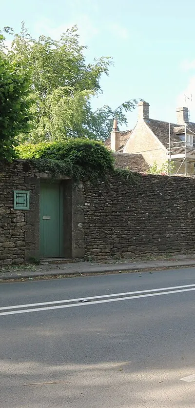 Bath Road, Doughton