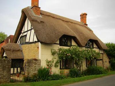Thatched roof house in Wickhamford