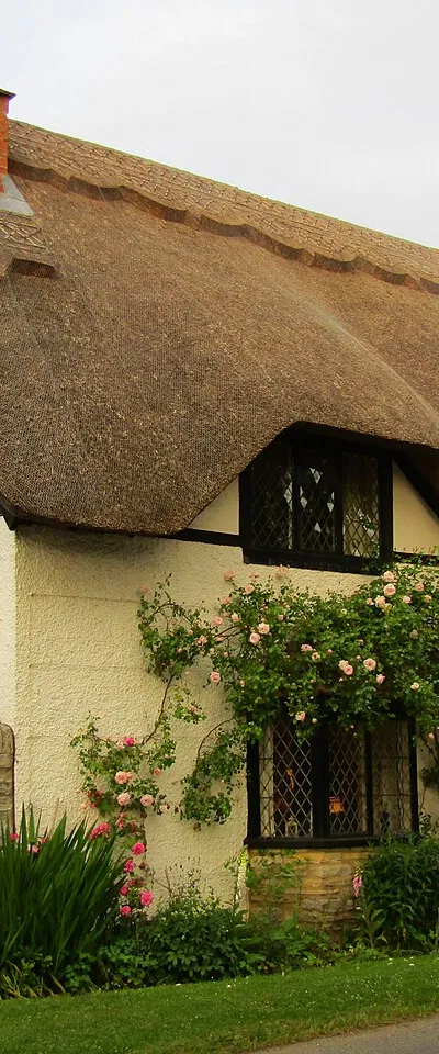 Thatched roof house in Wickhamford