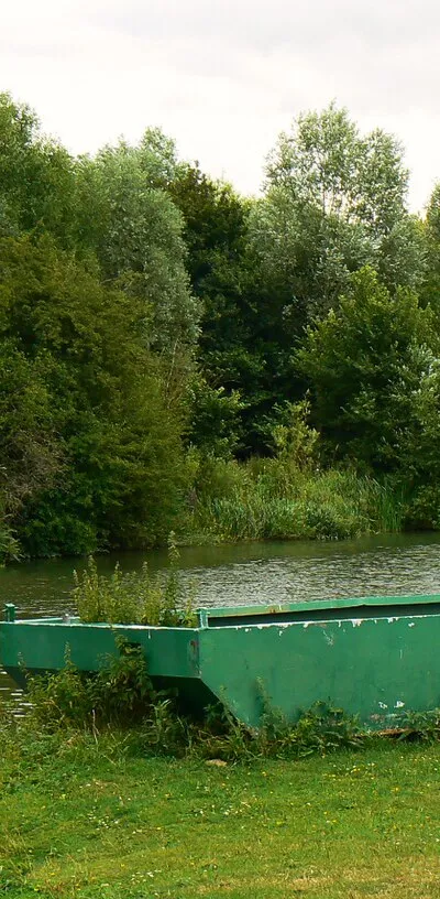Across the Thames at Bablock Hythe