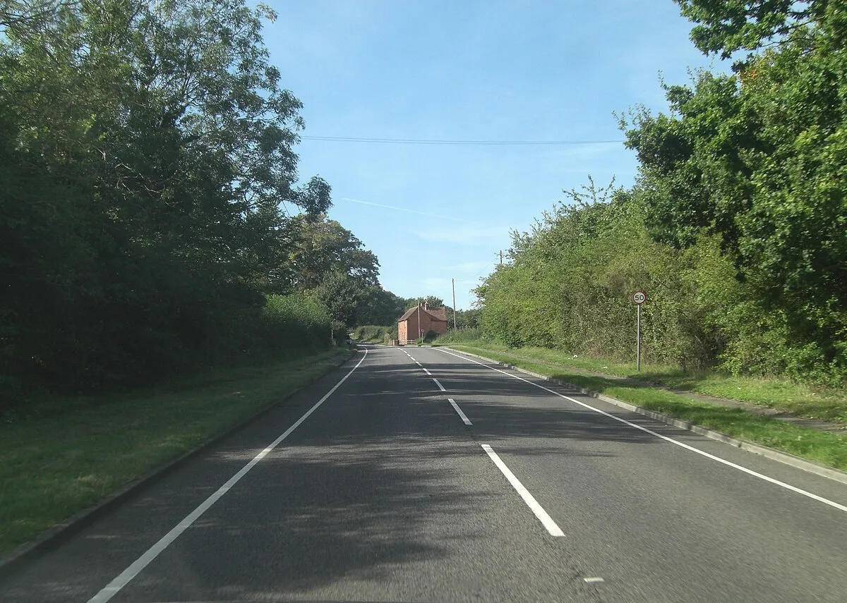 B4640 climbs towards Newtown Common