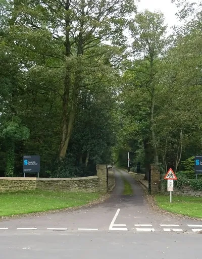 Entrance to Swalcliffe Park School