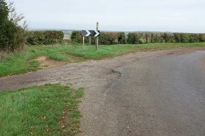 Bend in road near Rollright Quarry