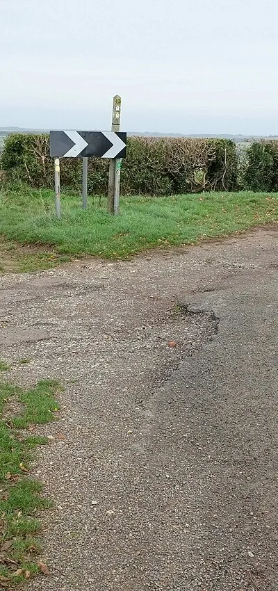 Bend in road near Rollright Quarry