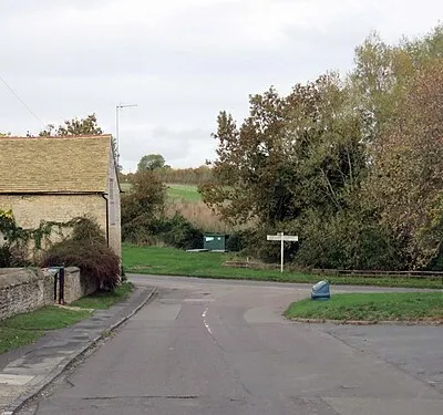 Castle Road out of Wootton