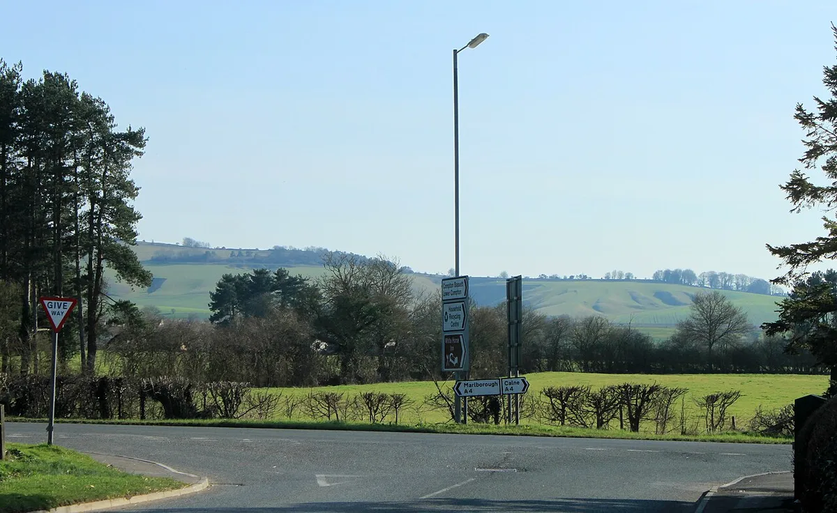 2012 : A4 crossing the end of the road to Compton Bassett