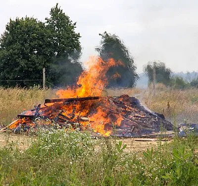 Bonfire at Evesham Country Park