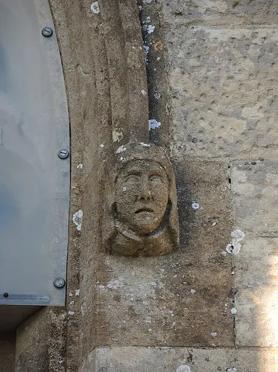 A face on the chapel of rest
