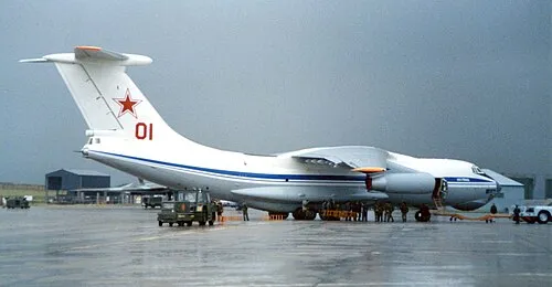 Supporting the appeaence of a Tu-20D Bear at Fairford for the first time, the Russian Air Force sent an IL-76M "01 Red", which was kept strictly "out-of-bounds" during the event. Canon EOS1000FN print