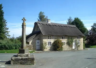 Cottage and Cross, Poole Keynes