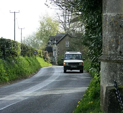 2010 : Minor road at the top of Bowden Hill