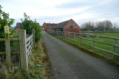 Approach to Alderminster Farm