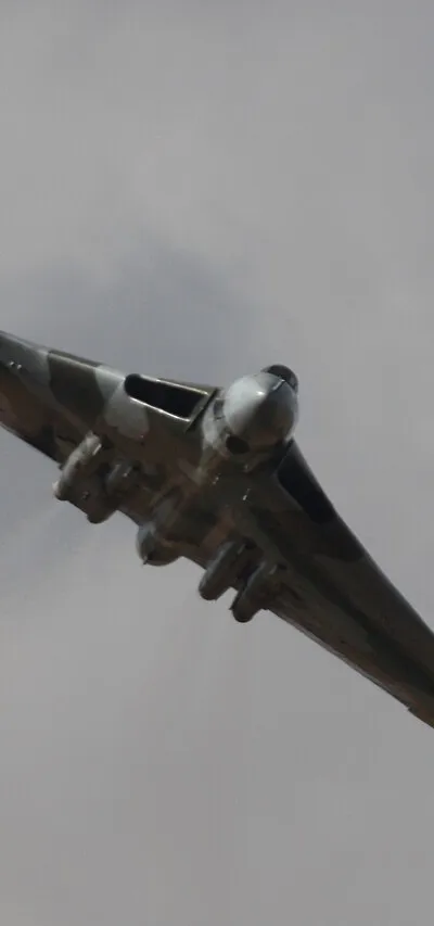 AVRO Vulcan B2 - Banking 2