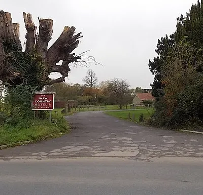Entrance road to the Shaw Country Hotel &amp; Restaurant, Shaw