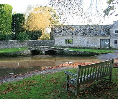 Footbridge beside Shilton ford