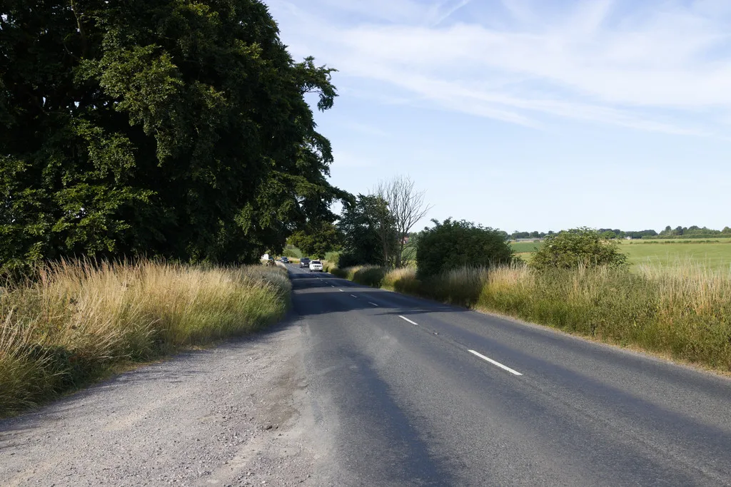 A4361 approaching Broad Hinton