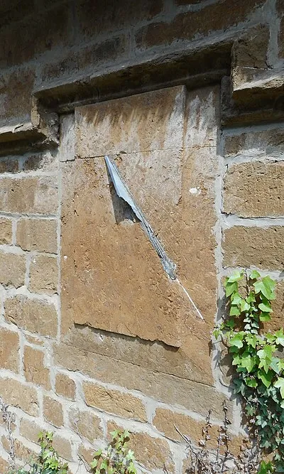 Broken Sundial, Great Tew