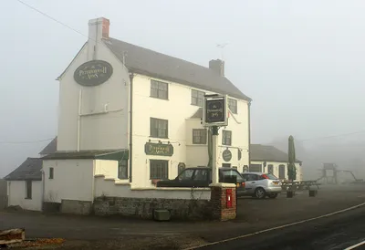 2010 : The Peterborough Arms, Dauntsey Lock