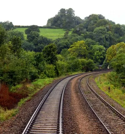 Approaching the viaduct at Lower Manor