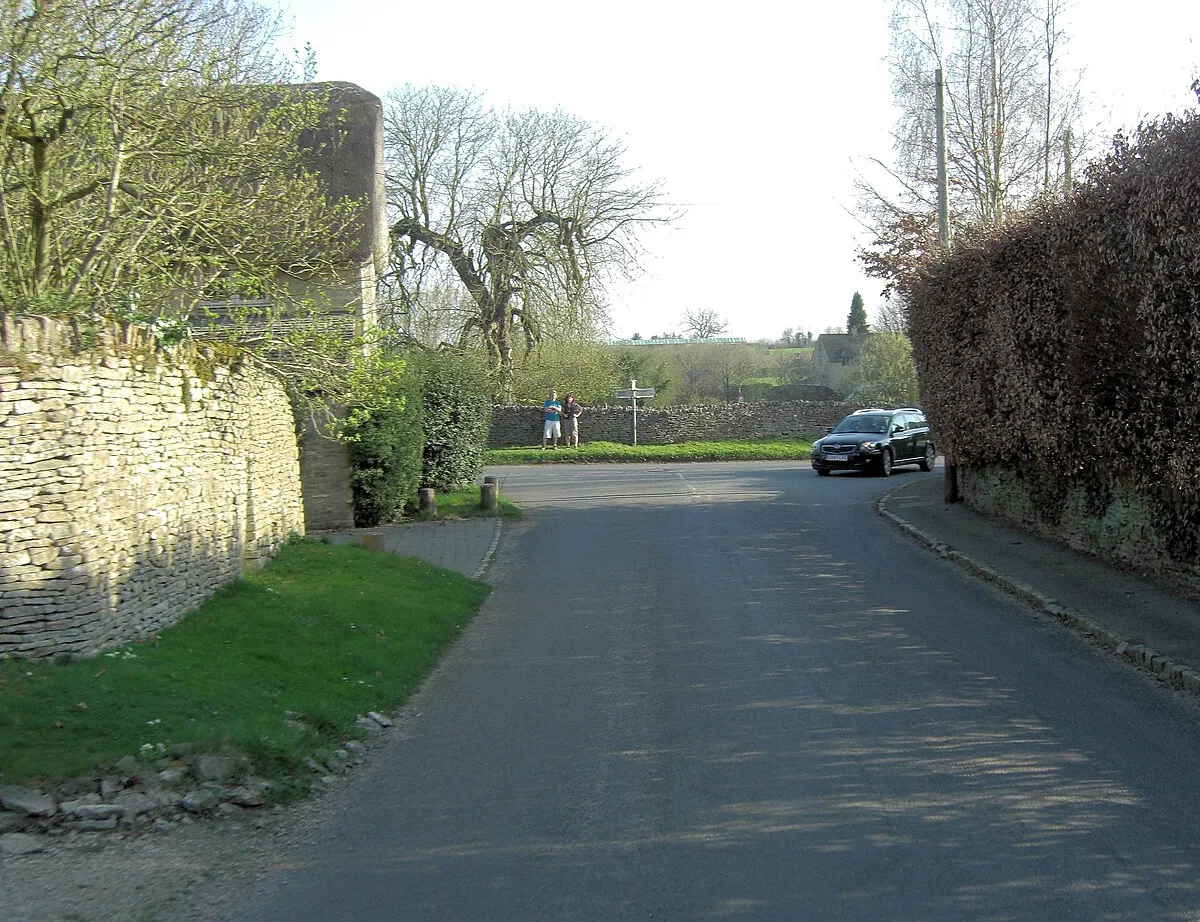'T' junction in the centre of Ewen