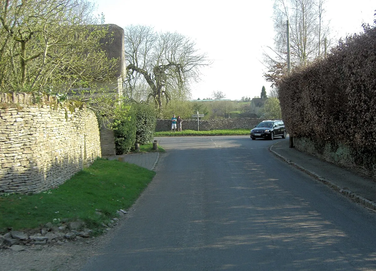'T' junction in the centre of Ewen