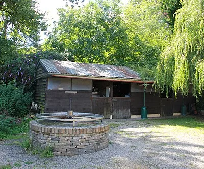 Barbecue and storage building, Seven Tuns, Chedworth
