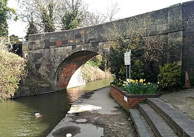 Bridge 140, Kennet and Avon Canal, Devizes Wharf