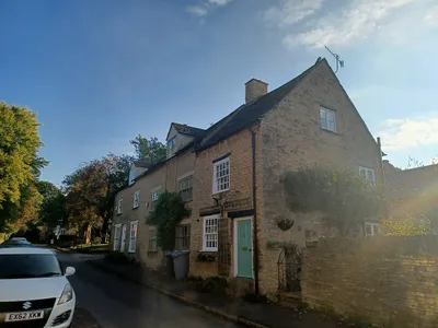 1 Browns Lane (closest house in terrace), Charlbury, Oxfordshire, England. Probably mid-18th century, Grade II listed.