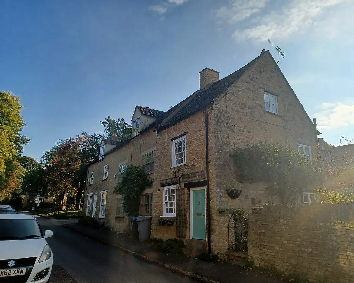 1 Browns Lane (closest house in terrace), Charlbury, Oxfordshire, England. Probably mid-18th century, Grade II listed.