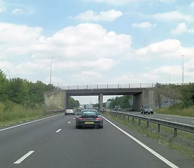 A34 crossed by Oxford Road A4165