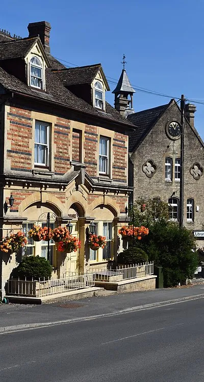 Kempsters Court and the library, Purton