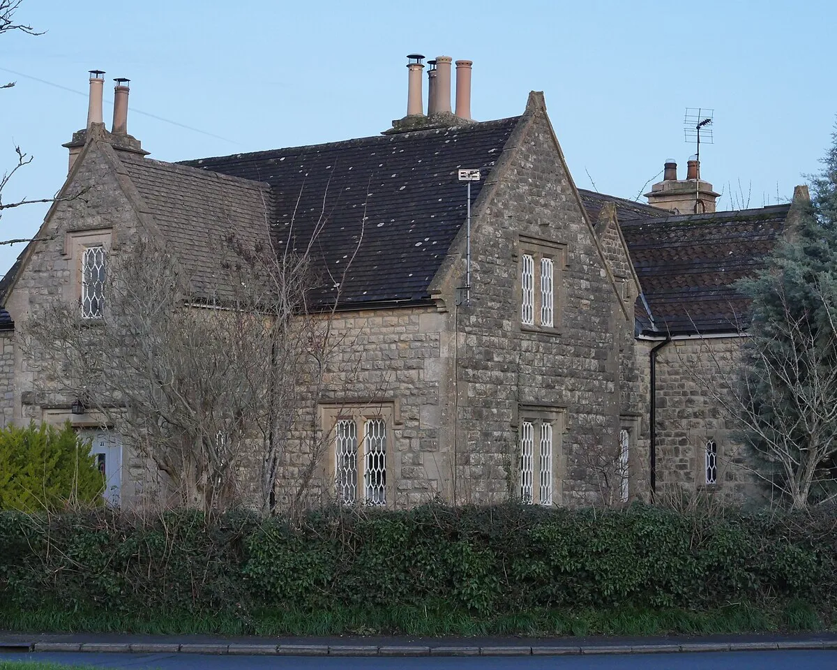 21 Compton Road