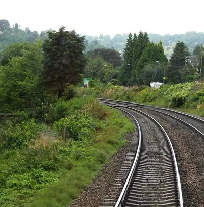 Approaching Brimscombe Footpath Crossing