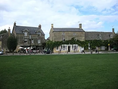 Broadway High Street