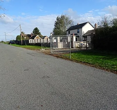 Former pub at Stonehall Common