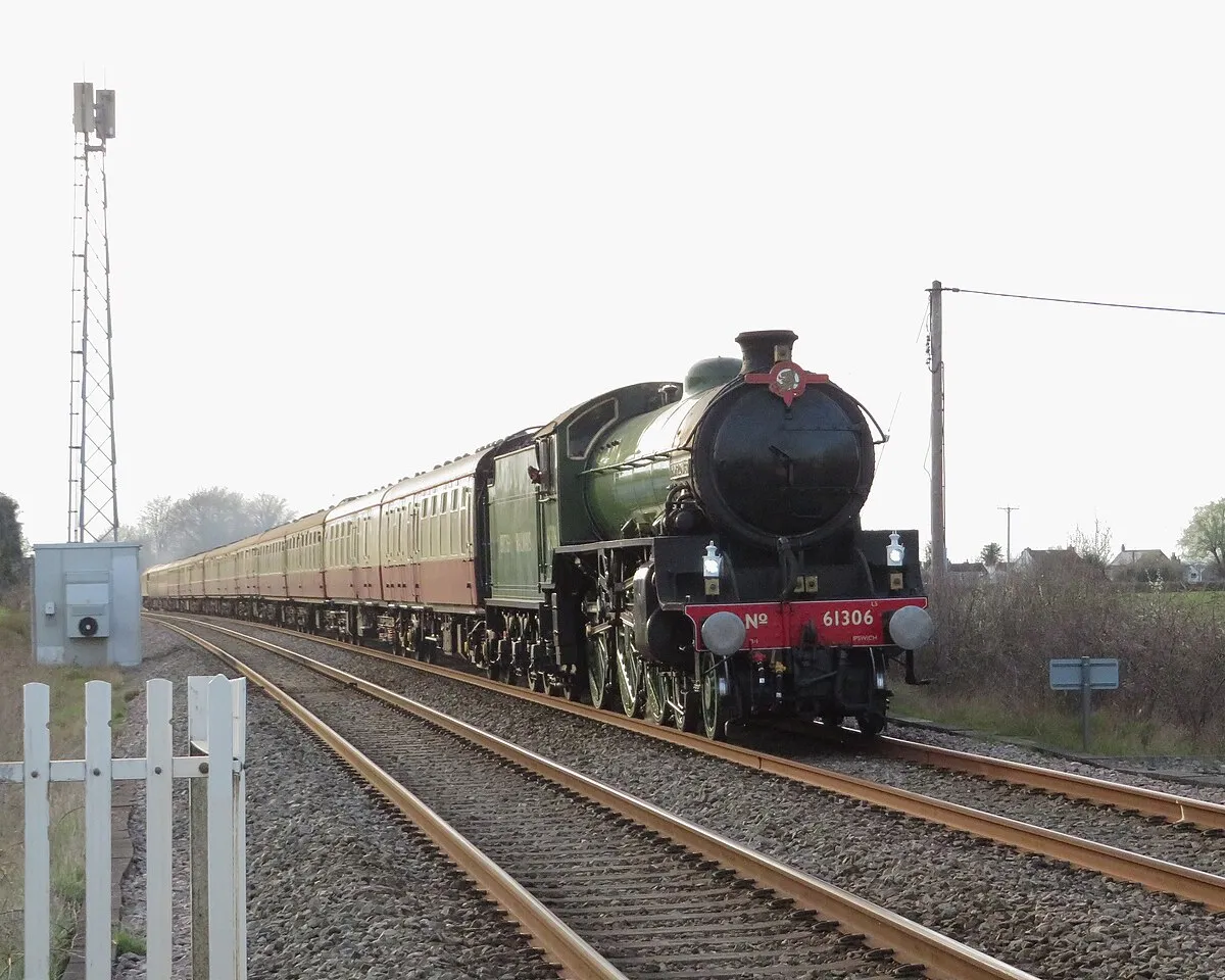 B1 steam loco at Collins Lane Crossing