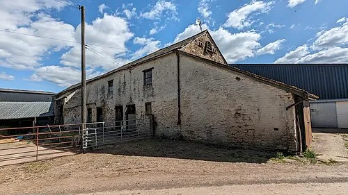Barn and shelter shed at Lower House Farm