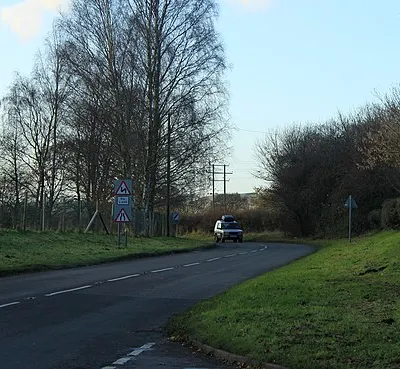 2011 : B3087 Burbage Road heading west at Easton Royal