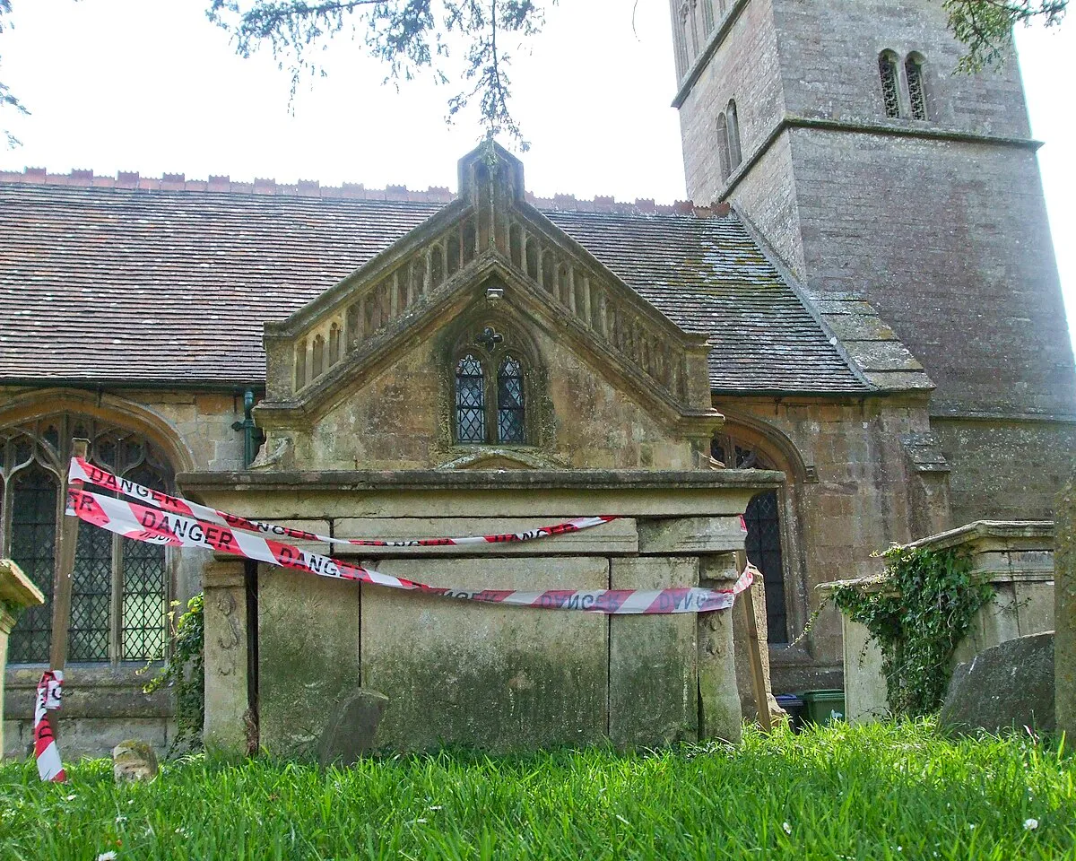 A dangerous tomb