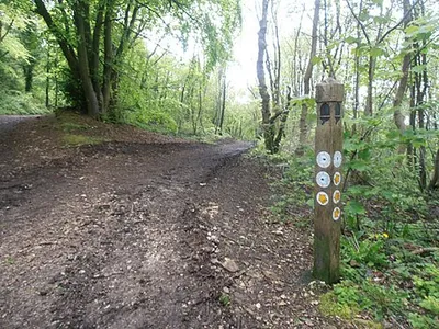 Cotswold Way 064 - Go left, not right