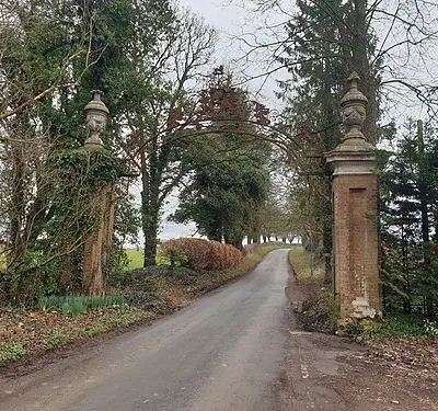 Arch over Templeton Road