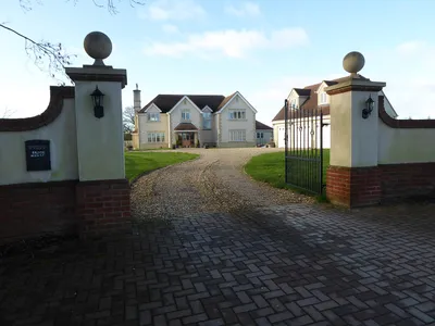 Brook House, The Common