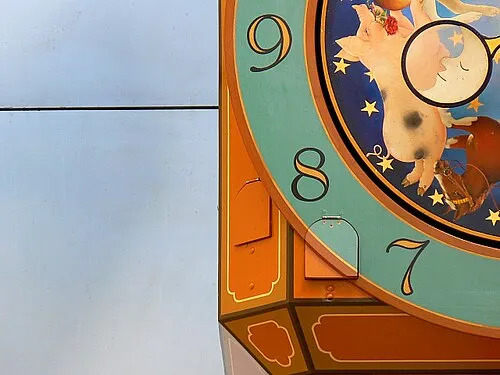 ... now you don't  (Kit Willams clock, Regent Arcade, Cheltenham) A feature of this fascinating clock is the appearance and disappearance of small animals.