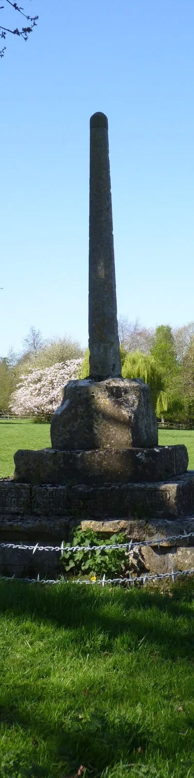 Cross outside churchyard