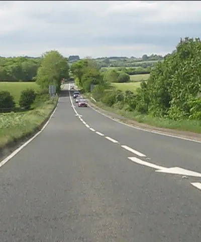 A40 - route confirmatory sign near Shipton Sollers